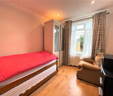 Charlton Road, Shepperton, Surrey,TW17 - Photo 4