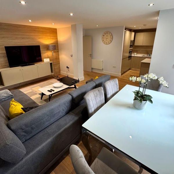 Pyrford Road, West Byfleet, Surrey, KT14 - Photo 1
