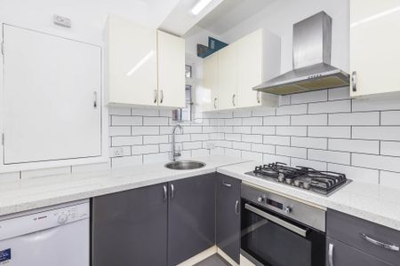 Price £2,000 pcm - Available Now - Furnished - Photo 3