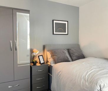 6 bedroom end of terrace house to rent - Photo 1