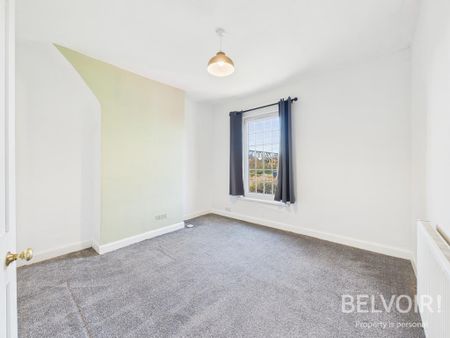 2 bedroom terraced house to rent - Photo 4