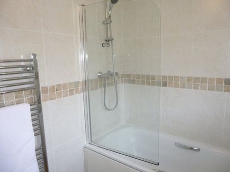 Woodlands Close Parkgate - Photo 3