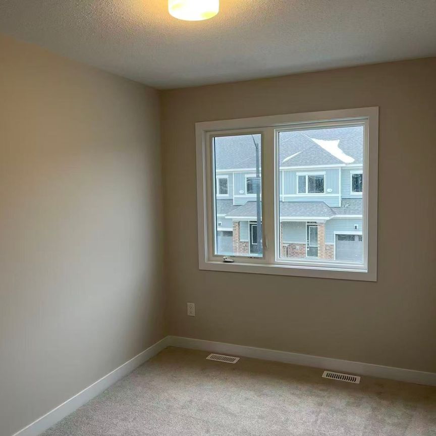 For Lease - 379 Les Emmerson Drive, Barrhaven, Ontario - Photo 1