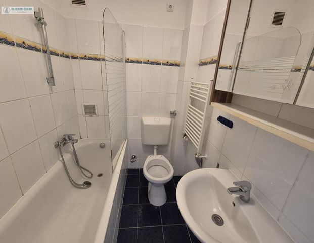 Große Wohnung im DG zentral in Duissern! - Photo 1