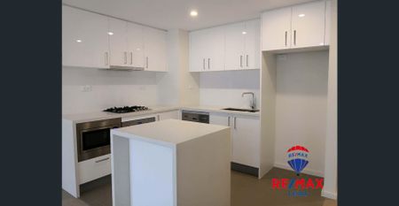 One bedder with study! Super convenient location in the heart of Lindfield - Photo 5