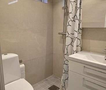 Malmköpingsvägen, Bandhagen - Photo 3