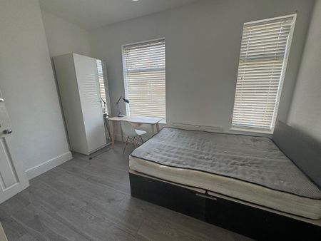 3 bedroom property to rent - Photo 2