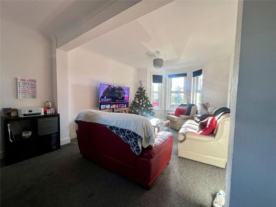 6 bedroom detached house to rent - Photo 1