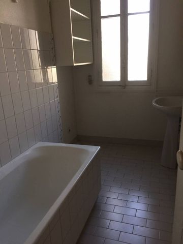 Location Appartement 4 pièces 96m² PARIS 15ème - Photo 5