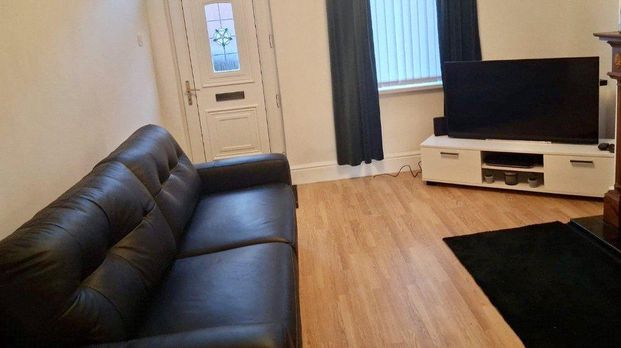 2 bedroom terraced house to rent - Photo 1