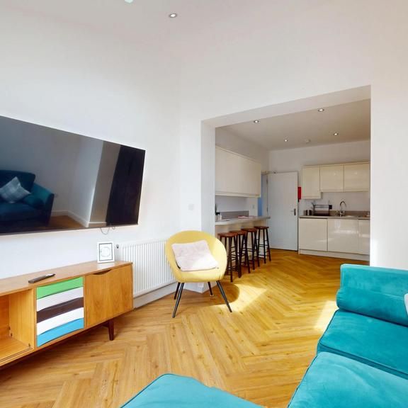6 bedroom house to rent - Photo 1