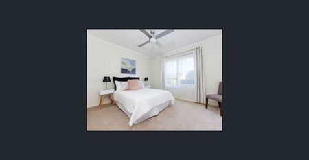 Modern and Spacious Unit - Photo 4