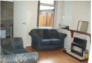 3 Bedroom House, Excellent location, less than 5 min walk to Uni - Photo 2