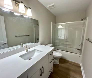 For Lease - 48 Ormond Street, Thorold, Ontario - Photo 6