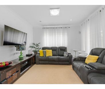 High-Quality Modern Home - Photo 5