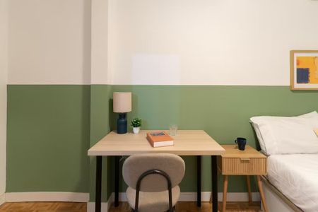 Avenida de la Ciudad de Barcelona, Madrid, Community of Madrid 28007 - Photo 5