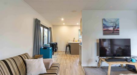 Well-Presented Three Bedroom Home - Photo 2