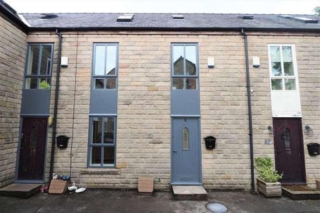 The Old Coach House, Buxton Road, SK23 - Photo 2