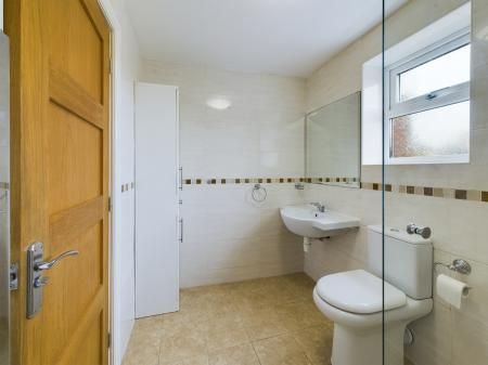 Wilmslow Crescent, Thelwall, WA4 - Photo 2