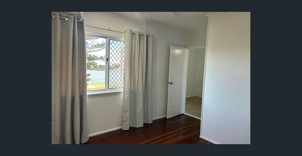 Modern Unit North Mackay - Photo 1