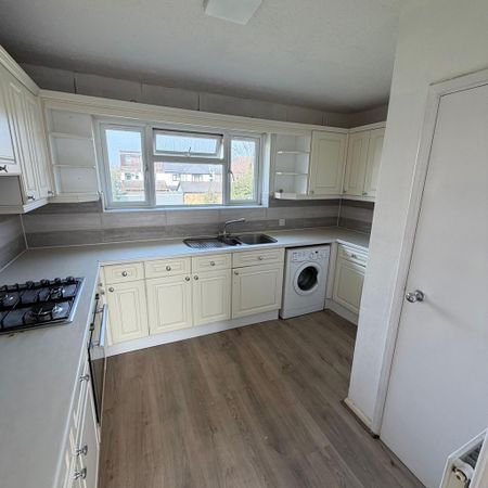 2 bedroom flat to rent - Photo 2