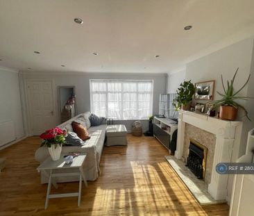 3 bedroom semi-detached house to rent - Photo 4