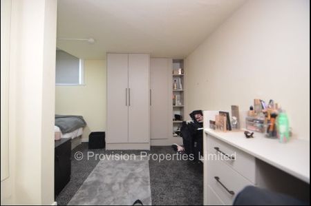 2 Bedroom Flats in Leeds - Photo 5