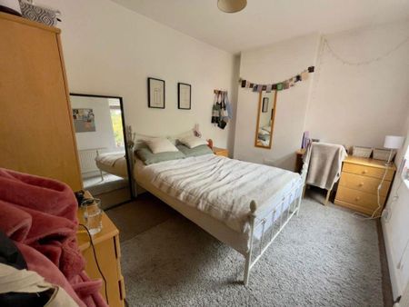 5 bedroom terraced house to rent - Photo 4