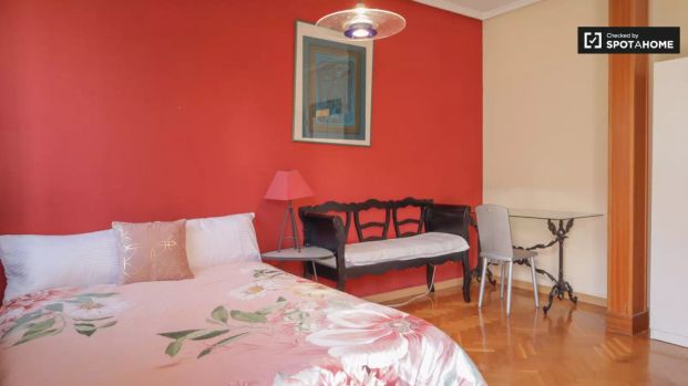 Room in a shared 4-bedroom apartment for rent in Palos de Moguer, professionals, students, only individuals - Photo 1