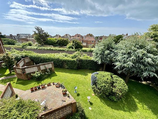 Terminus Road, Bexhill-On-Sea, TN39 3LL - Photo 1