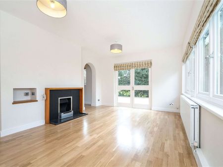 A well designed, spacious 4 bedroom detached family house. - Photo 2