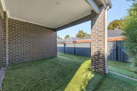 Family Home in Craigieburn - Photo 4