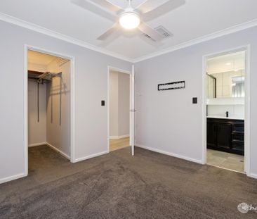 Stunning family home with plenty of space - Photo 4