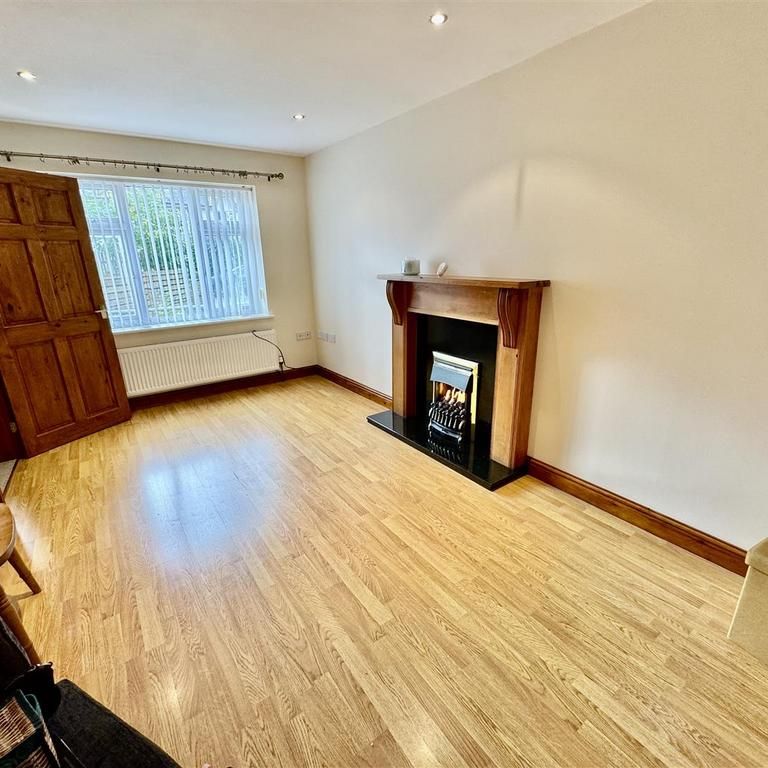 3 bedroom semi-detached house to rent - Photo 1