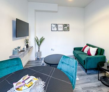 Room in a Shared House, Ashfield Road, M13 - Photo 2