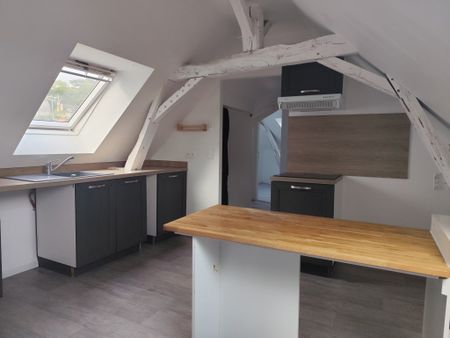 Location Appartement 3 pièces 40m² SABLE SUR SARTHE 72300 - Photo 2