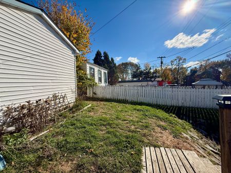 For Lease - 1201 Kenneth Avenue Unit# Main Floor, Peterborough, Ontario - Photo 3