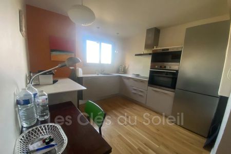 Location appartement 2 pièces 46 m² Hyères - Photo 3