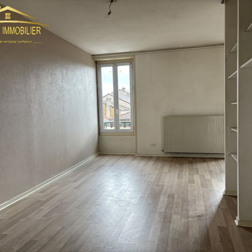 CHARLIEU T3 BOULEVARD L.VALORGE - Photo 1