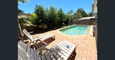 Peaceful & Relax Family Home in Prime Kellyville Location - Photo 4