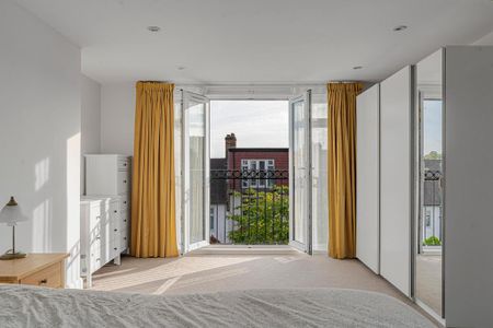 4 bedroom terraced house to rent - Photo 3