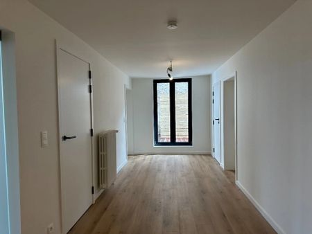 Duplex appartement met vier slaapkamers en ruim terras - Photo 3