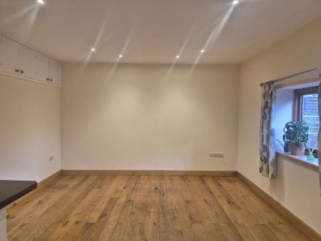2 bedroom barn conversion to rent - Photo 3