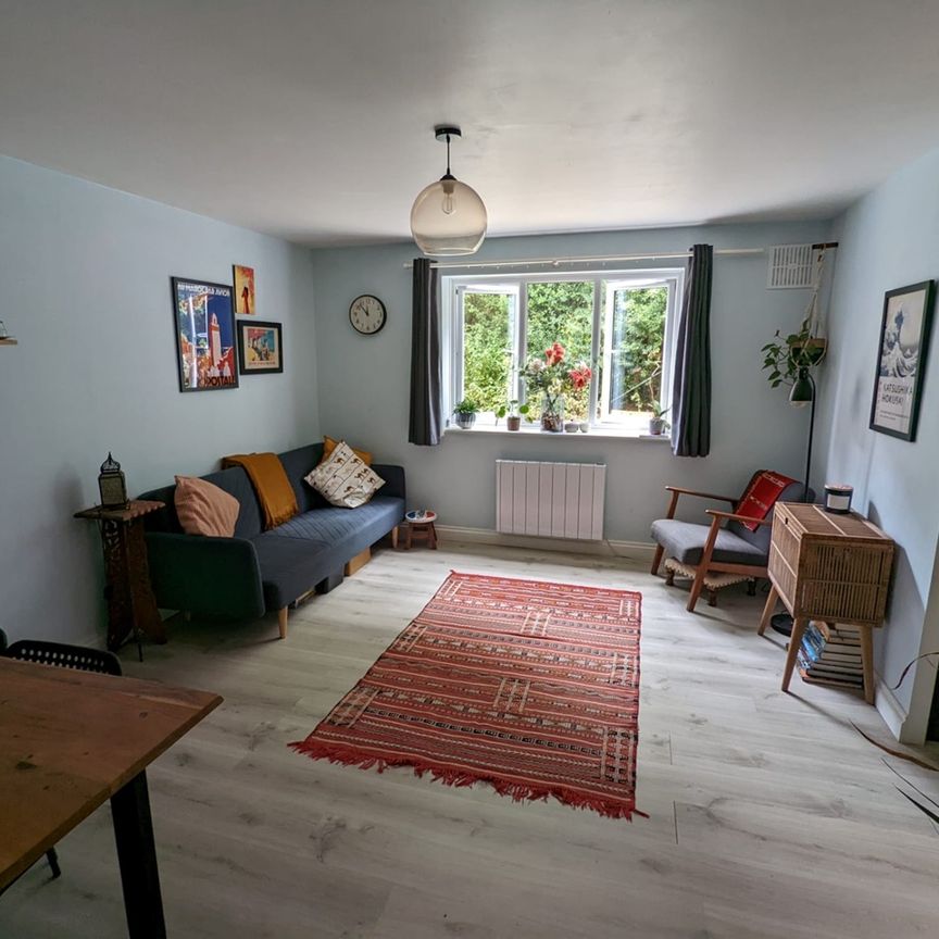 1 Bed Flat, John Williams Close, SE14 - Photo 1