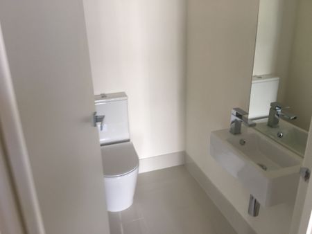 Modern Townhouse in Springvale - Photo 5