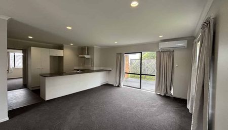 4 Bedroom family home - Photo 5