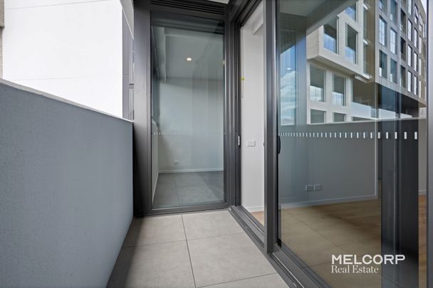 MODERN ONE-BED WITH STUDY AT GADSDEN - UNFURNISHED - Photo 1