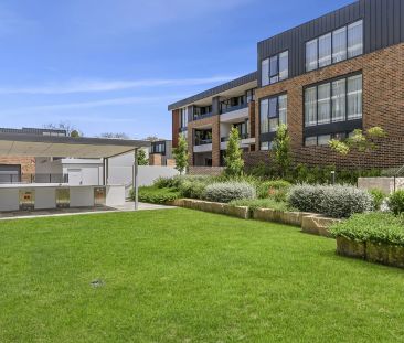 Contemporary Two-Bedroom Apartment with Exceptional Views - Photo 1