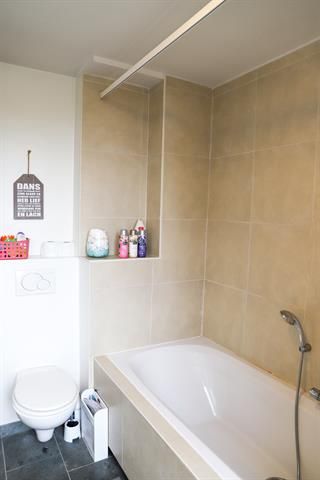 Ruim duplexappartement met 2 slaapkamers - Photo 4