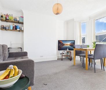 4 bedroom apartment to rent - Photo 4